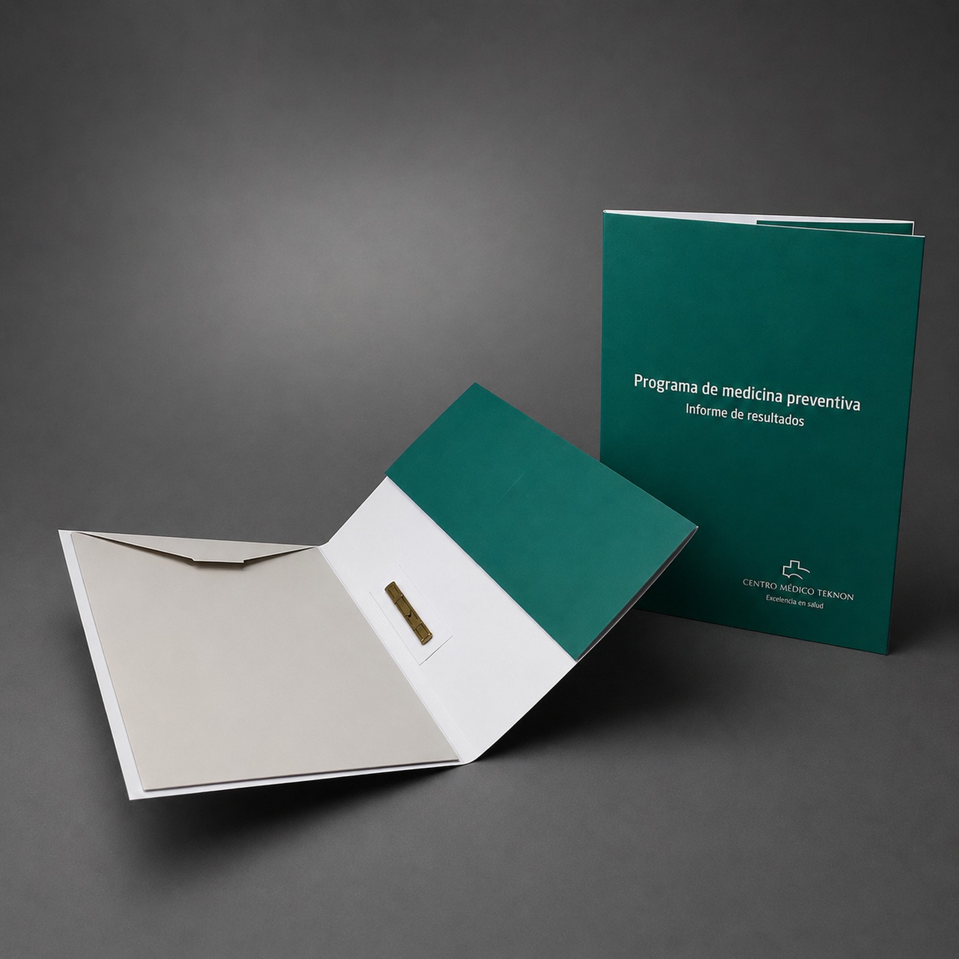 carpeta corporativa personalizada con lomo, fastener metálico y sobre interior